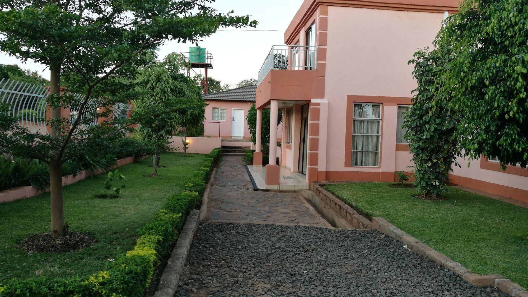 Lepatino Bed & Breakfast Livingstone Exterior photo
